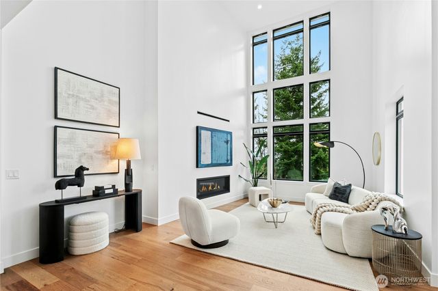 2115 Squak Mountain Loop SW, Issaquah, WA 98027