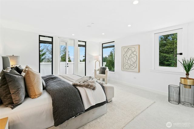 2115 Squak Mountain Loop SW, Issaquah, WA 98027