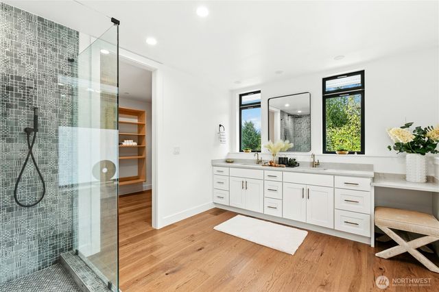 2115 Squak Mountain Loop SW, Issaquah, WA 98027