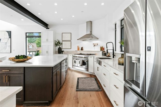 2115 Squak Mountain Loop SW, Issaquah, WA 98027