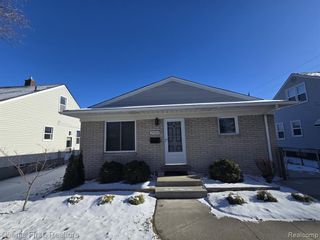 28004 Hughes Street, Saint Clair Shores, MI 48081