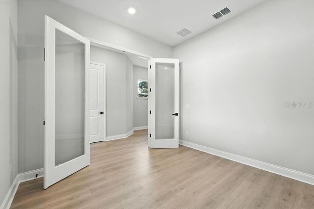 1205 EASTIN AVENUE, Orlando, FL 32804