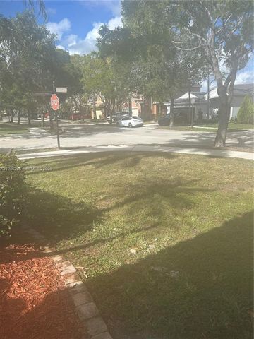 948 NW Phoenix Way, Weston, FL 33327