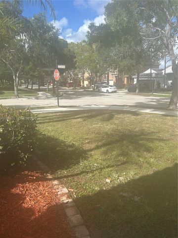 948 NW Phoenix Way, Weston, FL 33327