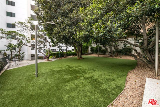 1155 N La Cienega Boulevard 706, West Hollywood, CA 90069