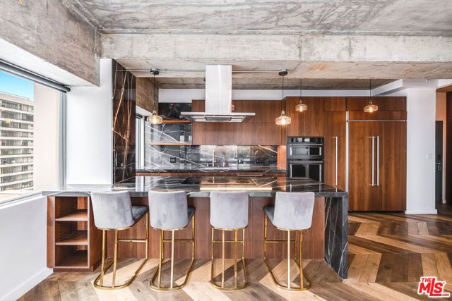 1155 N La Cienega Boulevard 706, West Hollywood, CA 90069
