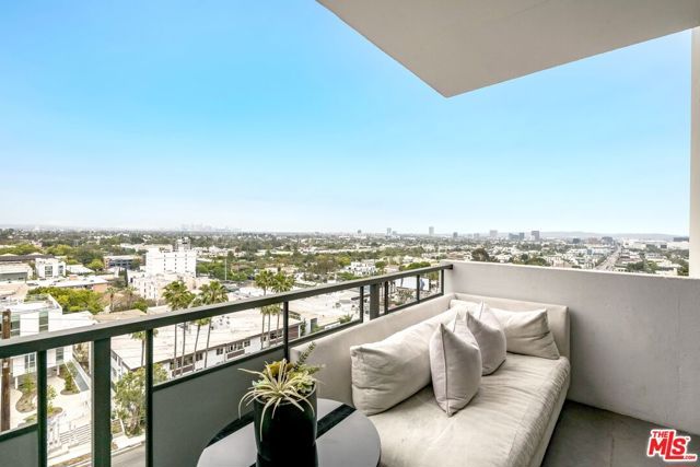 1155 N La Cienega Boulevard 706, West Hollywood, CA 90069