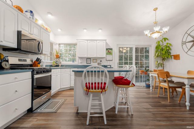 18991 Meadowflower Drive, New Paris, IN 46553
