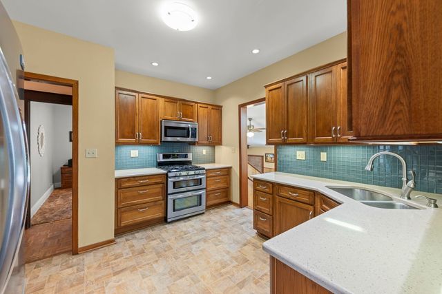 1924 Pine Road, Homewood, IL 60430