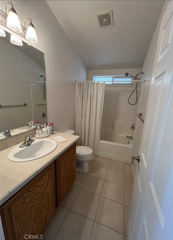 17 Serra Way, San Fernando, CA 91345