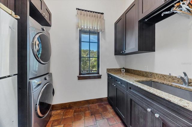 315 S SHORE DRIVE, Sarasota, FL 34234