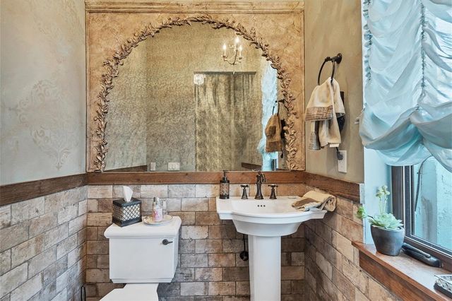 315 S SHORE DRIVE, Sarasota, FL 34234