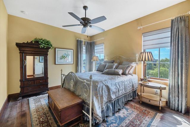 315 S SHORE DRIVE, Sarasota, FL 34234