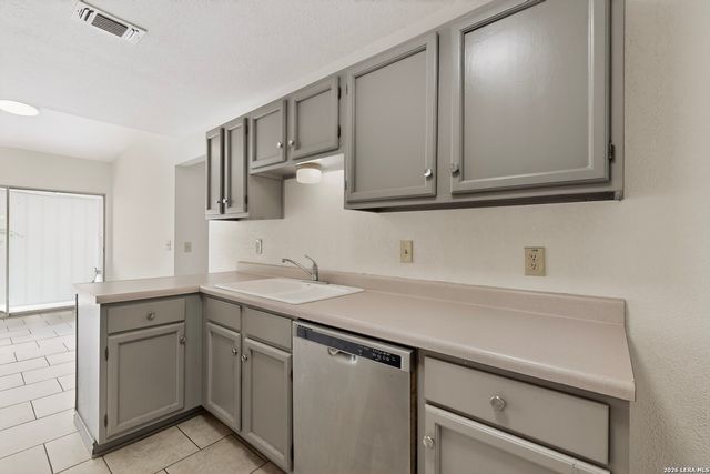 5558 Kissing Oak, San Antonio, TX 78247