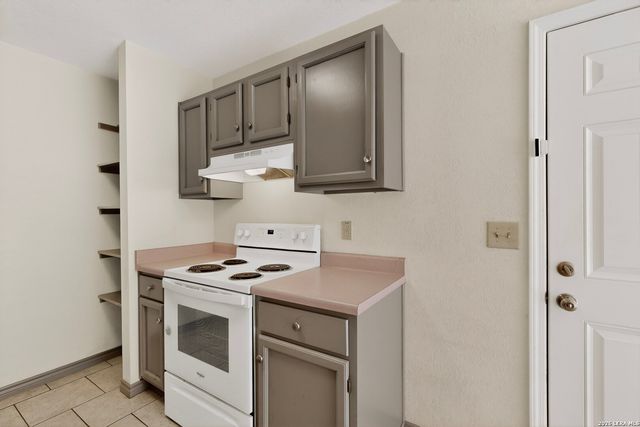 5558 Kissing Oak, San Antonio, TX 78247