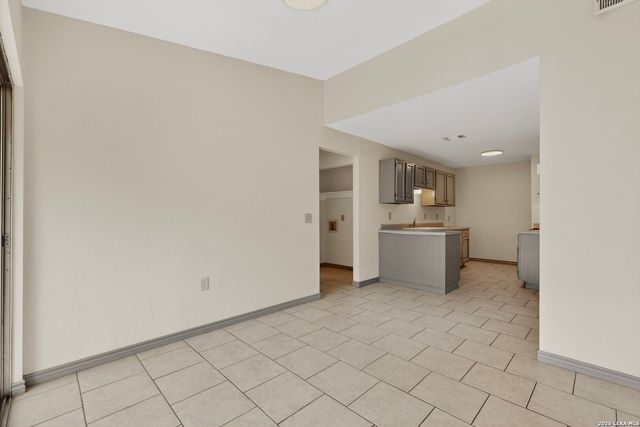 5558 Kissing Oak, San Antonio, TX 78247