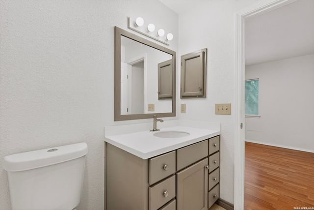 5558 Kissing Oak, San Antonio, TX 78247