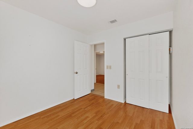 5558 Kissing Oak, San Antonio, TX 78247
