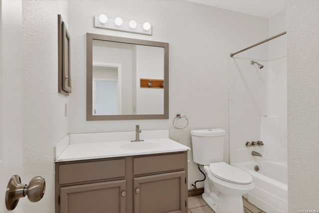 5558 Kissing Oak, San Antonio, TX 78247