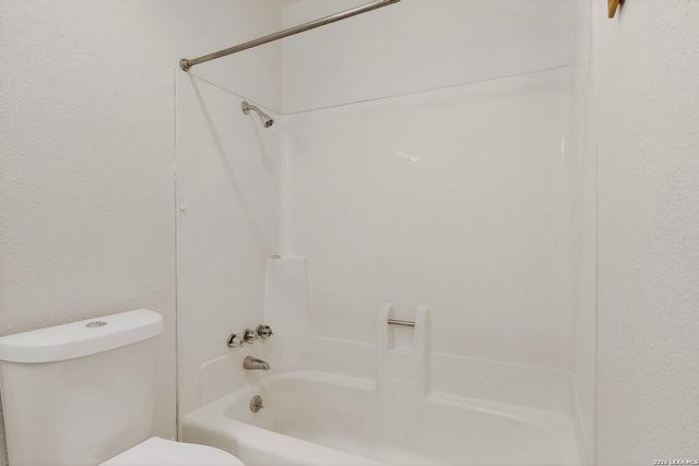 5558 Kissing Oak, San Antonio, TX 78247