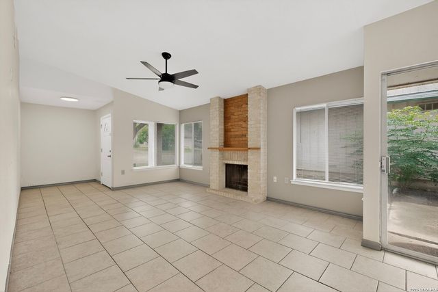 5558 Kissing Oak, San Antonio, TX 78247