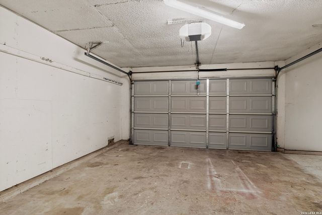 5558 Kissing Oak, San Antonio, TX 78247