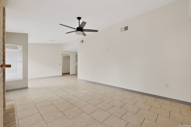 5558 Kissing Oak, San Antonio, TX 78247