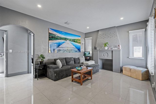 1780 NW 49th St, Miami, FL 33142