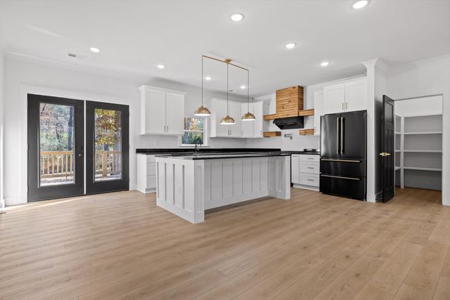 308 Cloud Road, Trenton, GA 30752