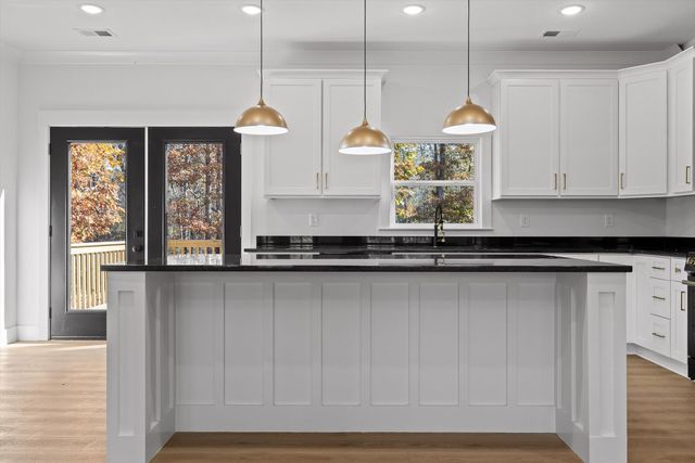 308 Cloud Road, Trenton, GA 30752