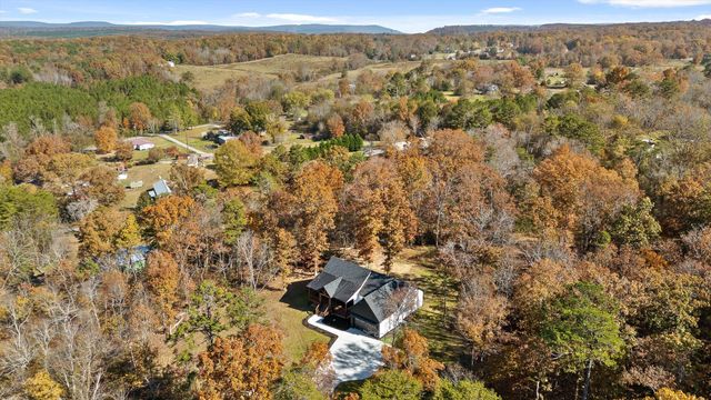 308 Cloud Road, Trenton, GA 30752