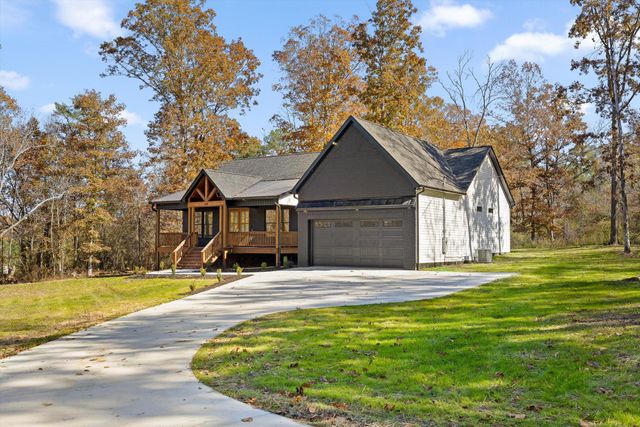 308 Cloud Road, Trenton, GA 30752