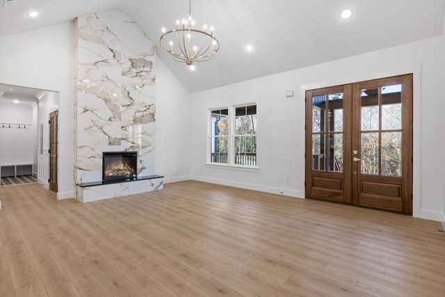 308 Cloud Road, Trenton, GA 30752