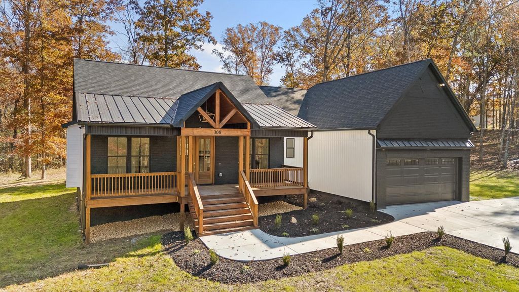 308 Cloud Road, Trenton, GA 30752