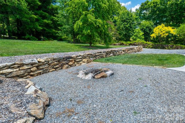 203 Justice Drive, Clyde, NC 28721