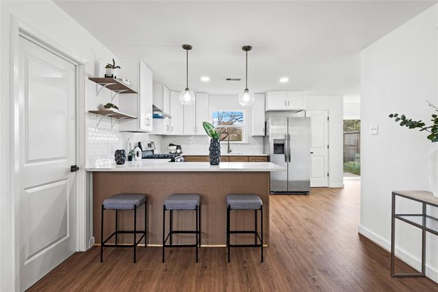 5023 Redstart Street, Houston, TX 77035