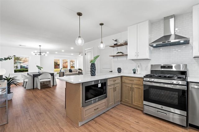 5023 Redstart Street, Houston, TX 77035