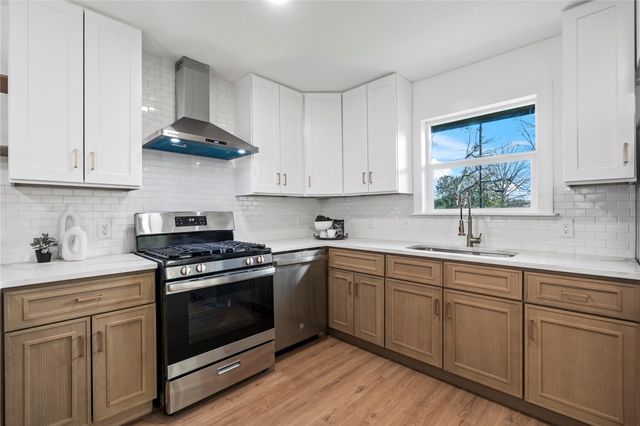 5023 Redstart Street, Houston, TX 77035