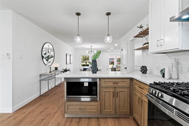 5023 Redstart Street, Houston, TX 77035