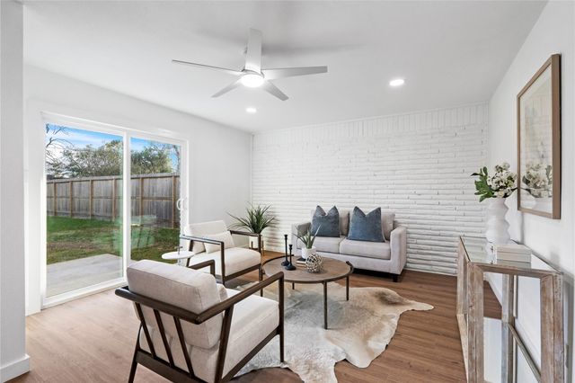 5023 Redstart Street, Houston, TX 77035