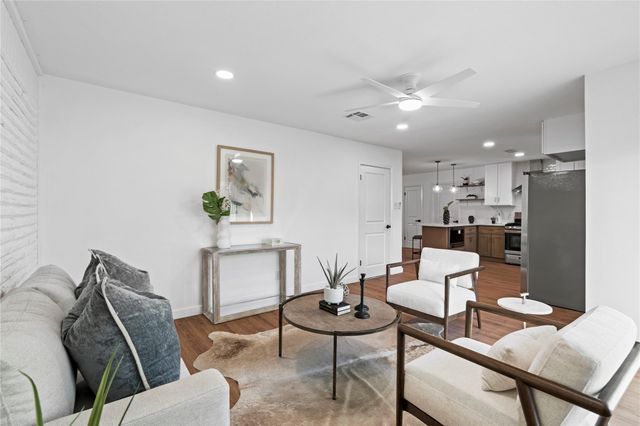 5023 Redstart Street, Houston, TX 77035