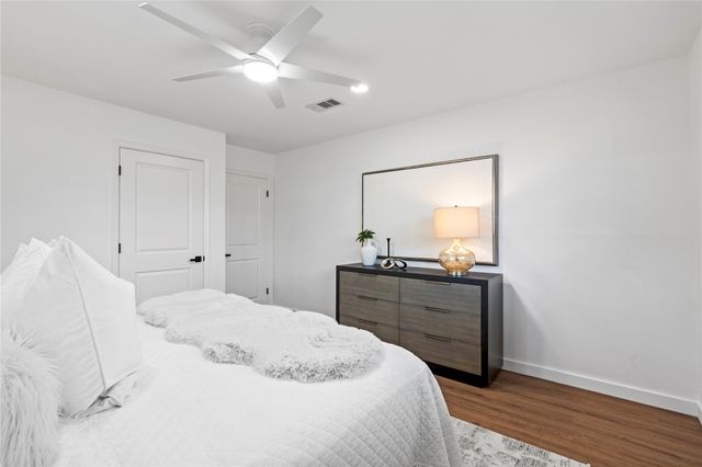 5023 Redstart Street, Houston, TX 77035