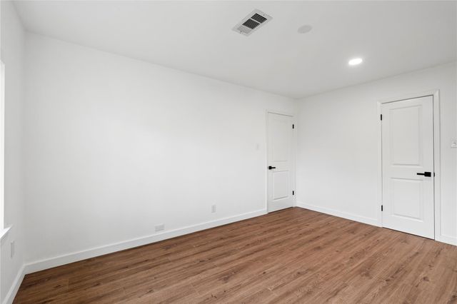 5023 Redstart Street, Houston, TX 77035