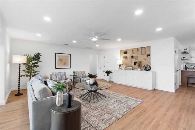 5023 Redstart Street, Houston, TX 77035