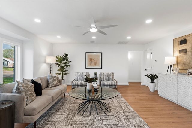 5023 Redstart Street, Houston, TX 77035