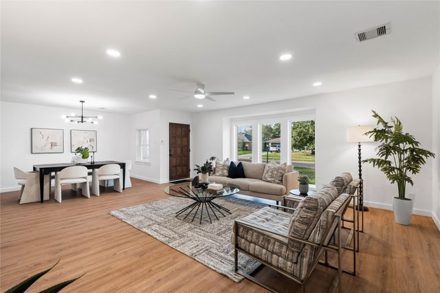 5023 Redstart Street, Houston, TX 77035