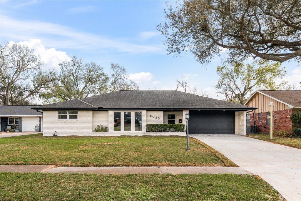 5023 Redstart Street, Houston, TX 77035