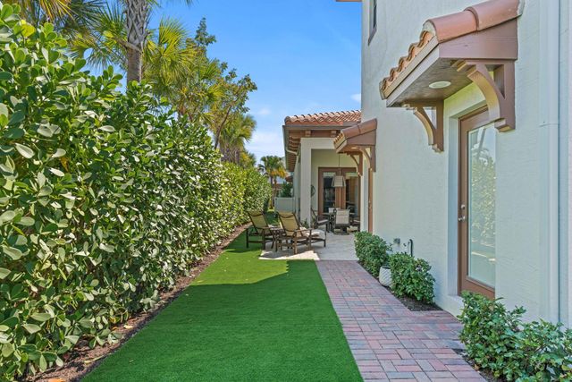 13305 Machiavelli Way, Palm Beach Gardens, FL 33418