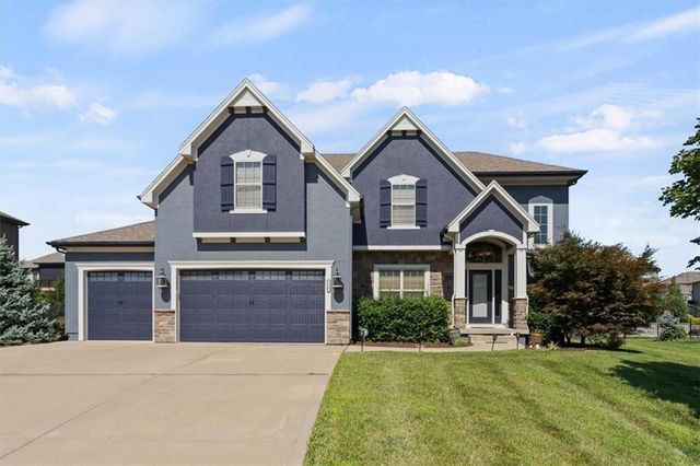 216 SW Ansel Adams Drive, Lee's Summit, MO 64081