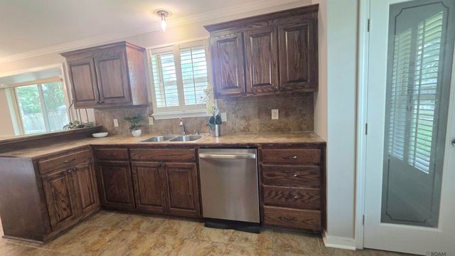 16526 Ellis Ave, Baton Rouge, LA 70816